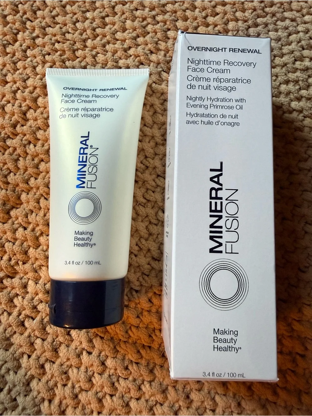 Mineral Fusion White Face Cream Tube with Silver Seal